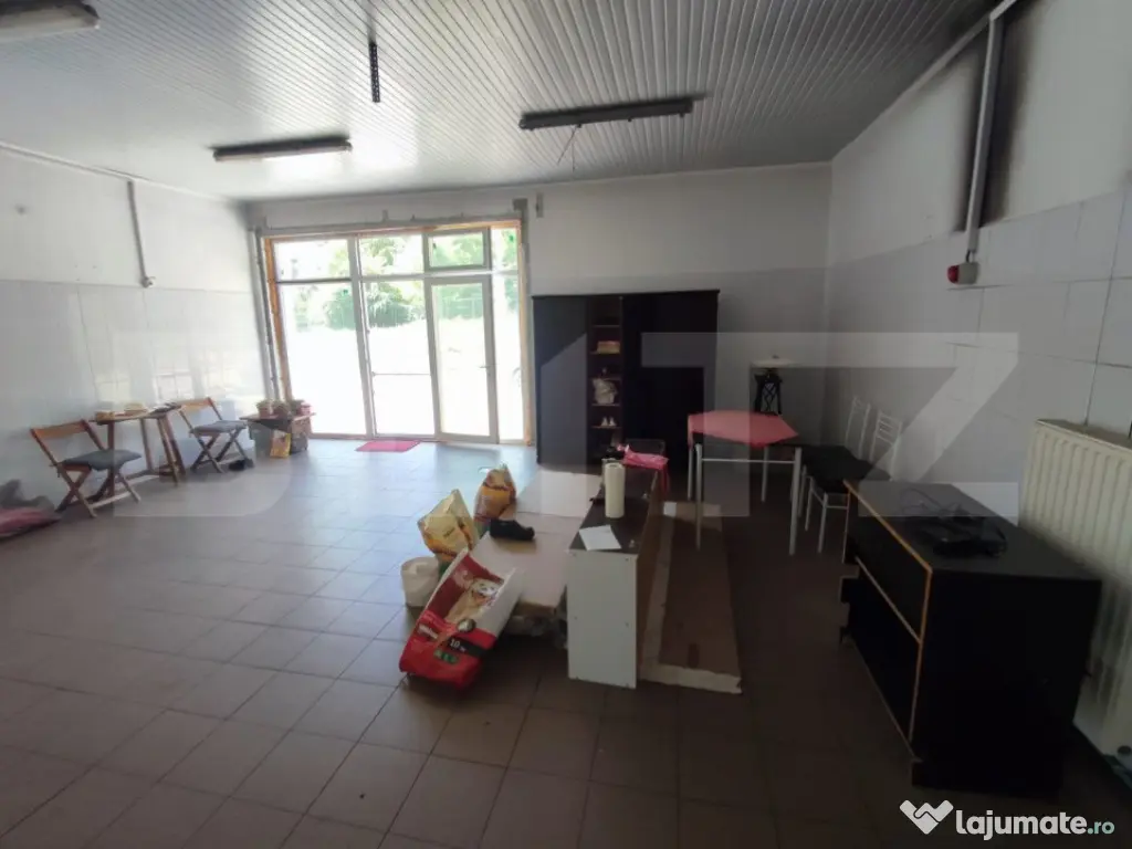 Hale si teren ,curte betonata , destinatii multiple 
