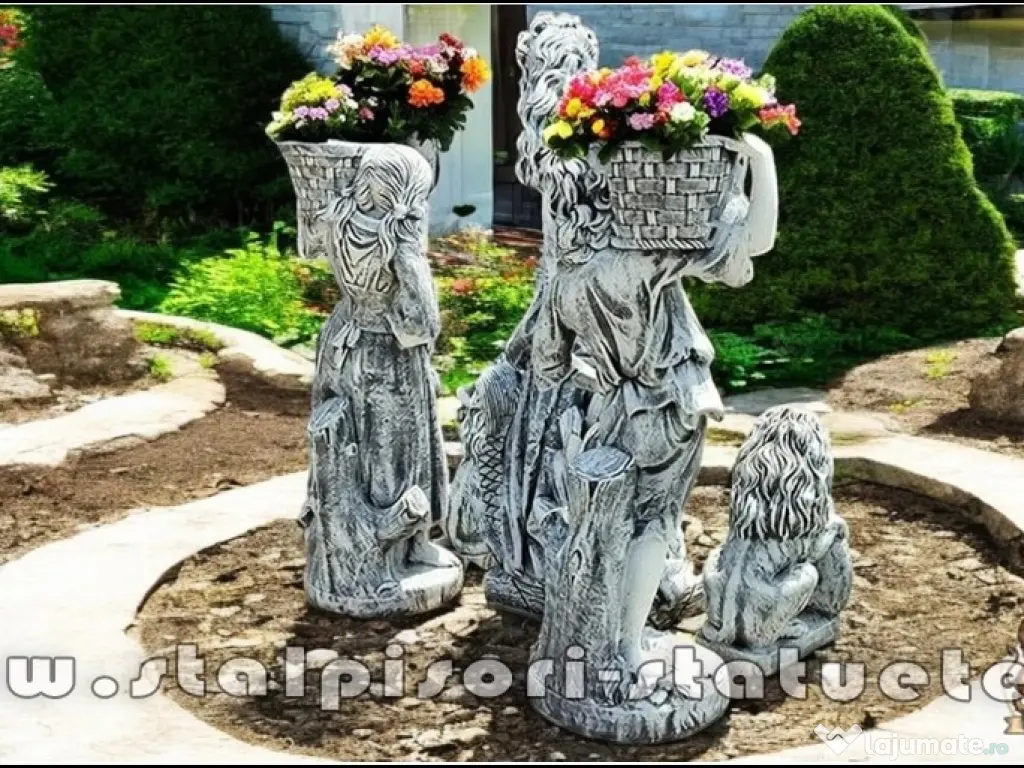 Set cinci statuete, gri patinat, model S94.