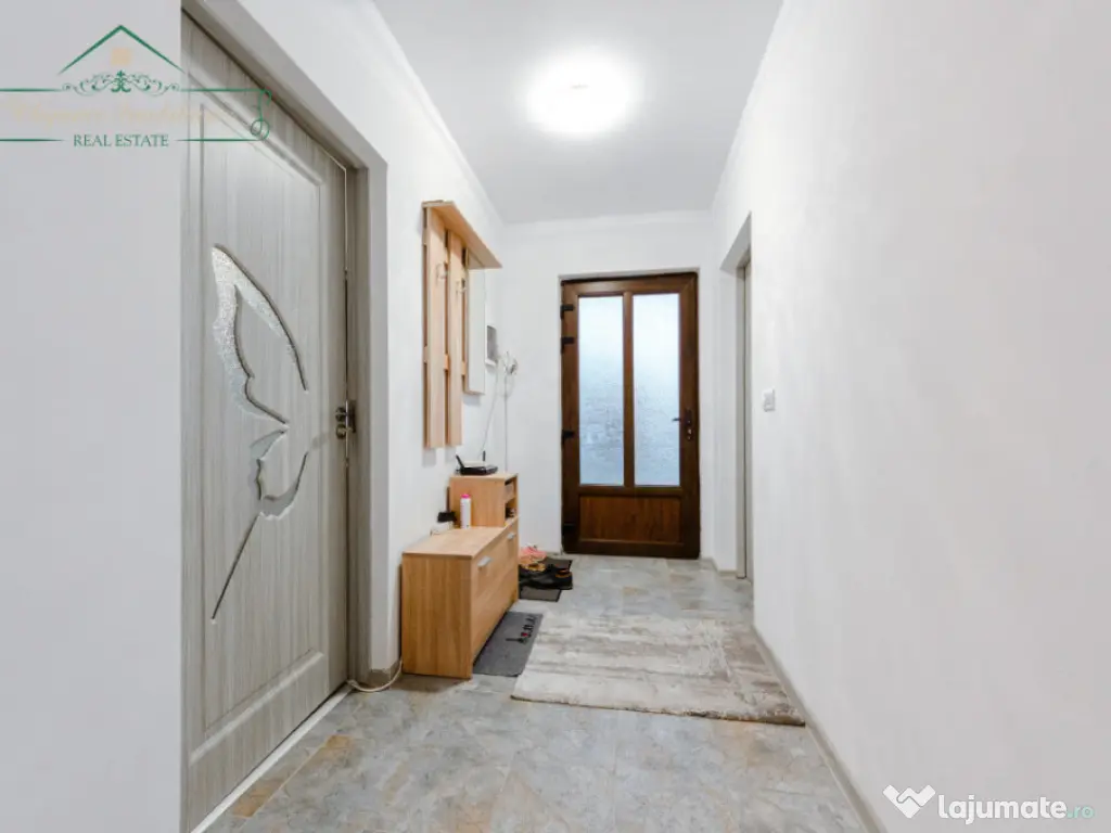 Vila cu 6 camere, zona Via Carmina Vladimirescu, Arad