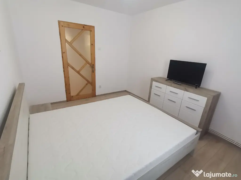 INCHIRIEZ ap. 3 camere decomandat ,renovat, zona Mihai Viteazul 