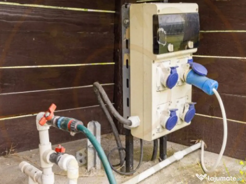 Motel, camping, piscina si lacuri de pescuit pe un teren de 