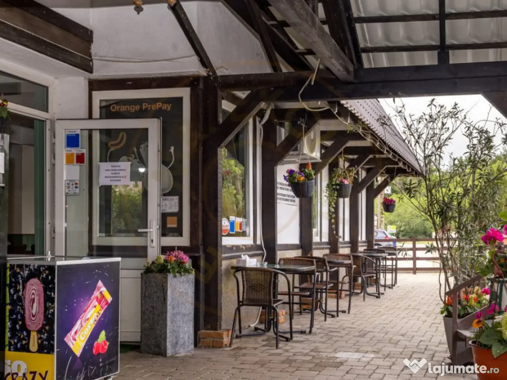 Motel, camping, piscina si lacuri de pescuit pe un teren de 