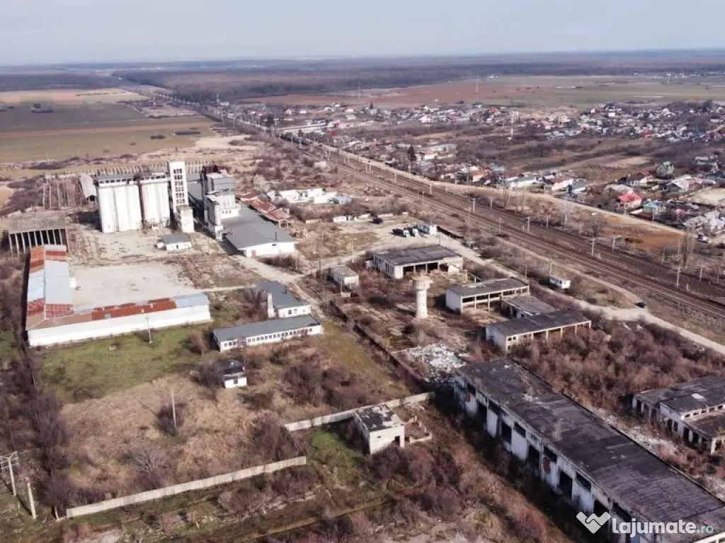 Spatii industriale , teren ,silozuri si Fabrica de nutret... 