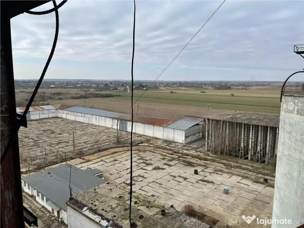 Spatii industriale , teren ,silozuri si Fabrica de nutret... 