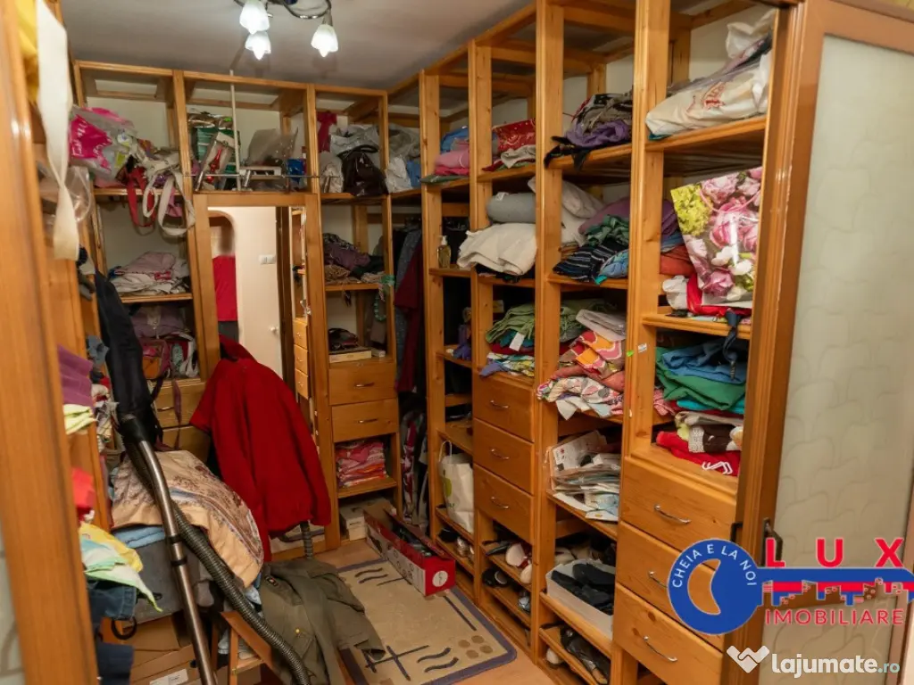 ID 6638 Vila de tip P+M in Zona CENTRALA 