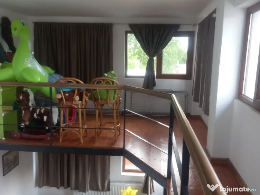 Casa P+1 zona centrala.