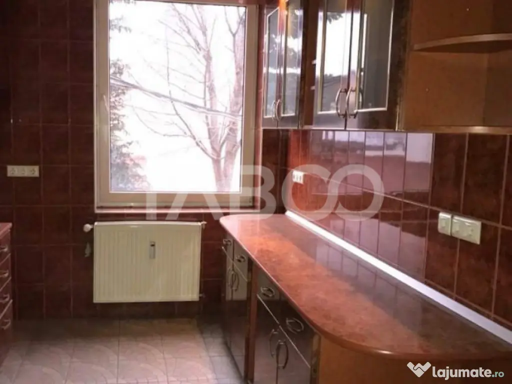 Spatiu de birouri decomandat 4 incaperi generoase zona Terez 