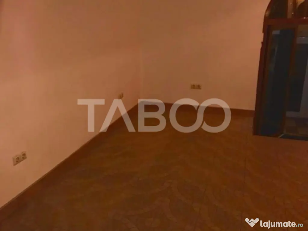 Spatiu de birouri decomandat 4 incaperi generoase zona Terez 