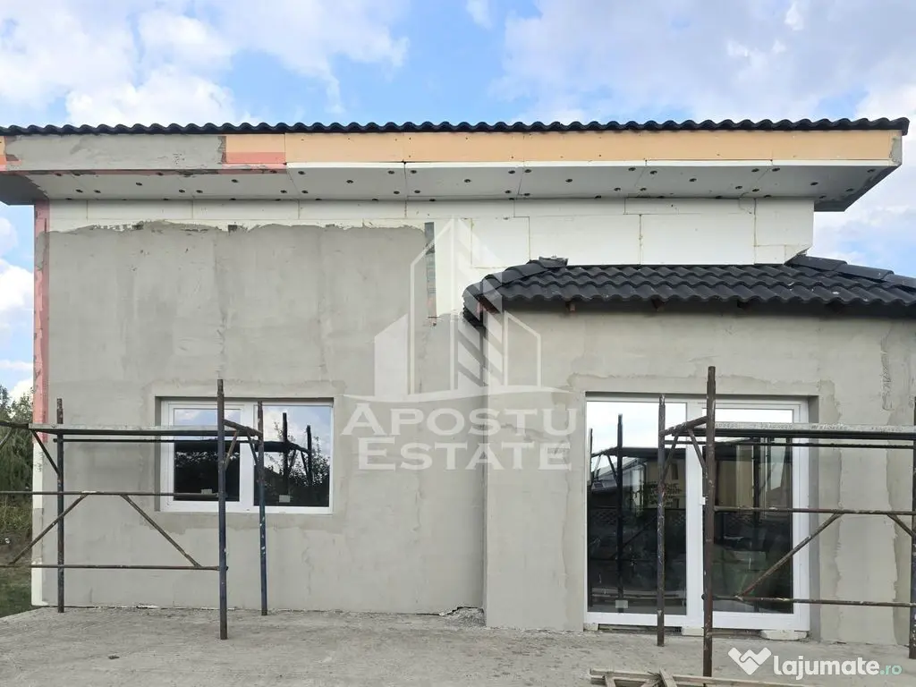 Vila, la rosu, de vanzare, in Sofronea, jud. Arad.