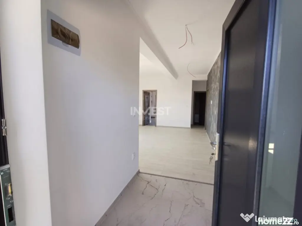 Casă cu 4 camere, 2 băi, beci spațios și 400 mp teren