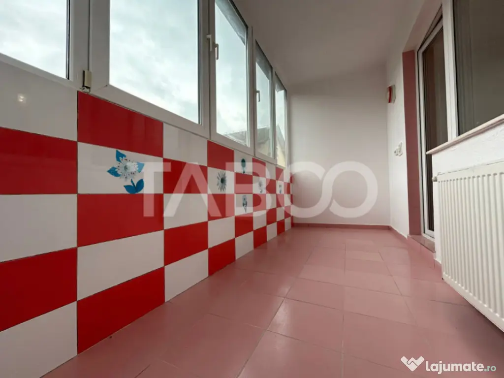 Garsoniera de vanzare etaj intermediar 45 mpu balcon Sibiu 