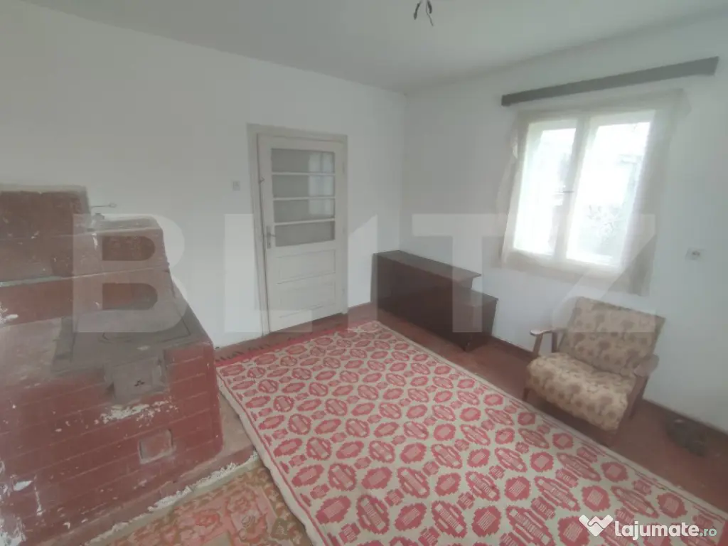 Casa 4 camere, 2610 mp teren, zona Solca, Radauti