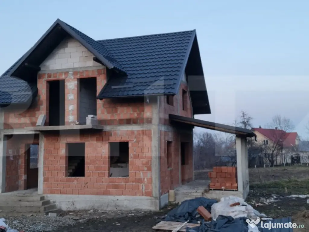 Casa individuala la rosu, loc. Ipotesti