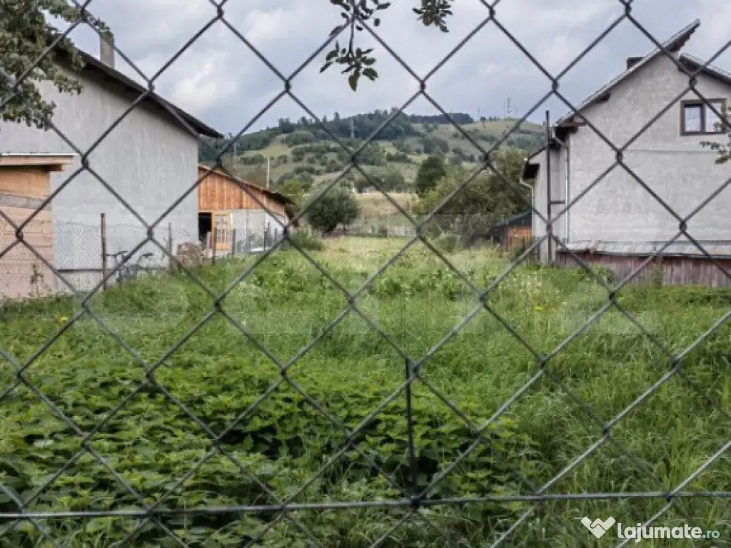 Casă de vânzare în Gura Humorului + teren generos