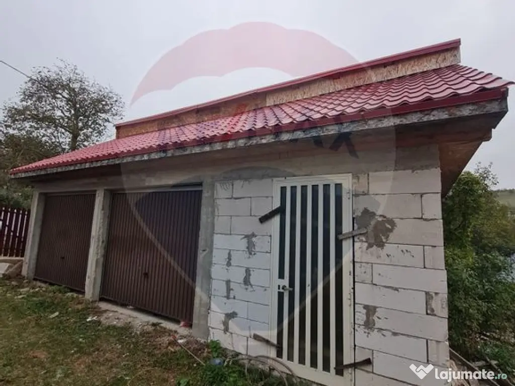 Casă cu 6 camere de vânzare in zona de munte