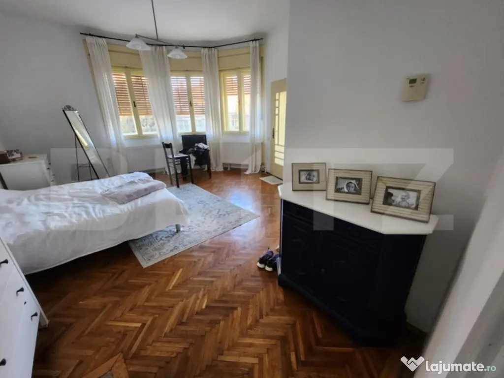 Casa deosebita, 3 camere, 200 mp utili, Centru