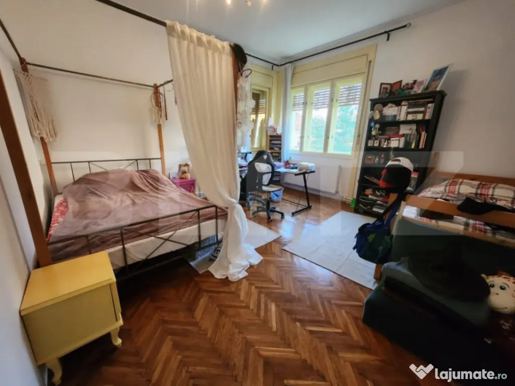 Casa deosebita, 3 camere, 200 mp utili, Centru