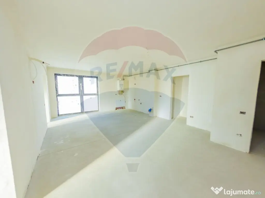 Apartament cu 3 camere de vânzare în zona catedralei 