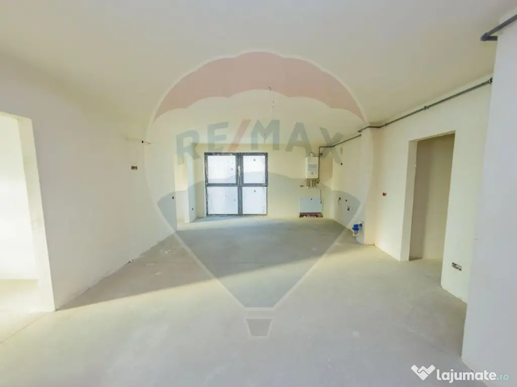 Apartament cu 3 camere de vânzare în zona catedralei 