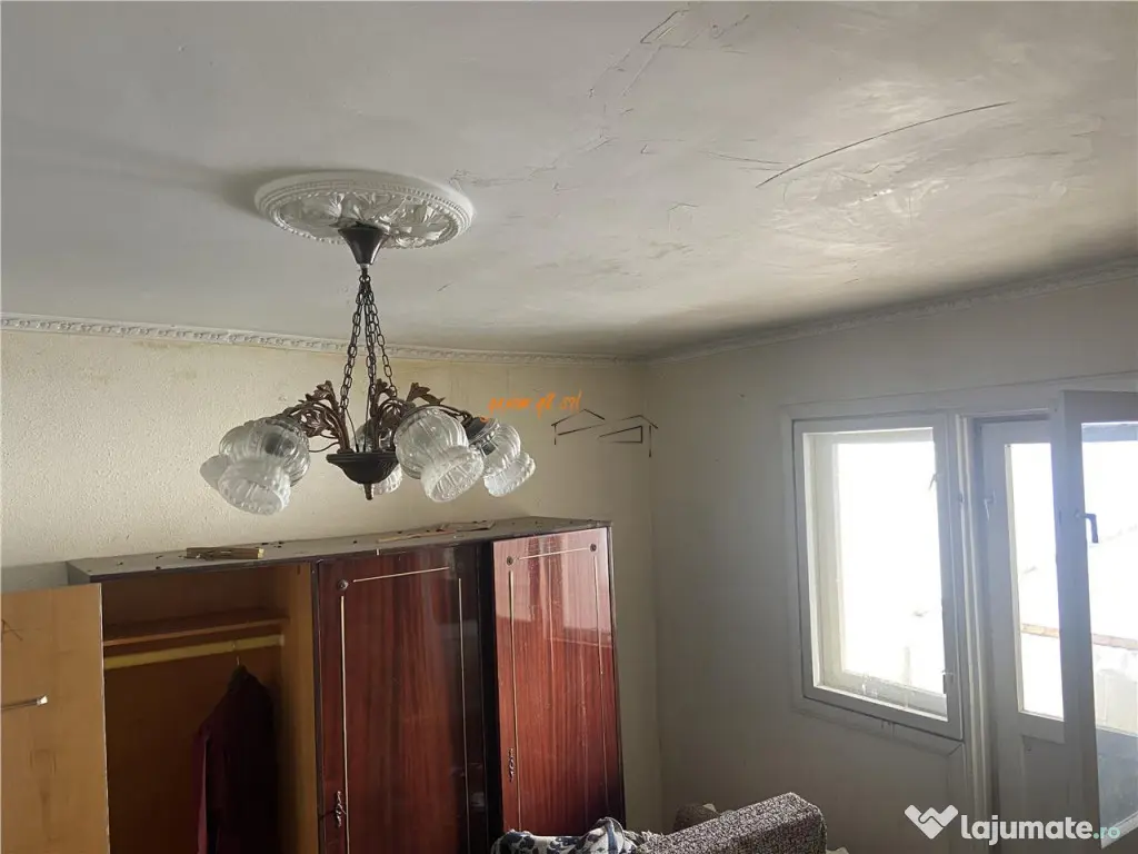 Apartament 3 camere , cartier Sud, decomandat,70 mp 