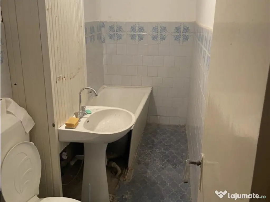 Apartament 3 camere , cartier Sud, decomandat,70 mp 