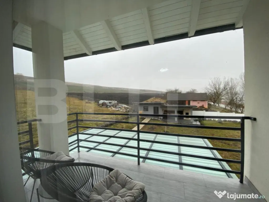 Casa de vacanta cu priveliste catre lac, 213 mp utili, 3500