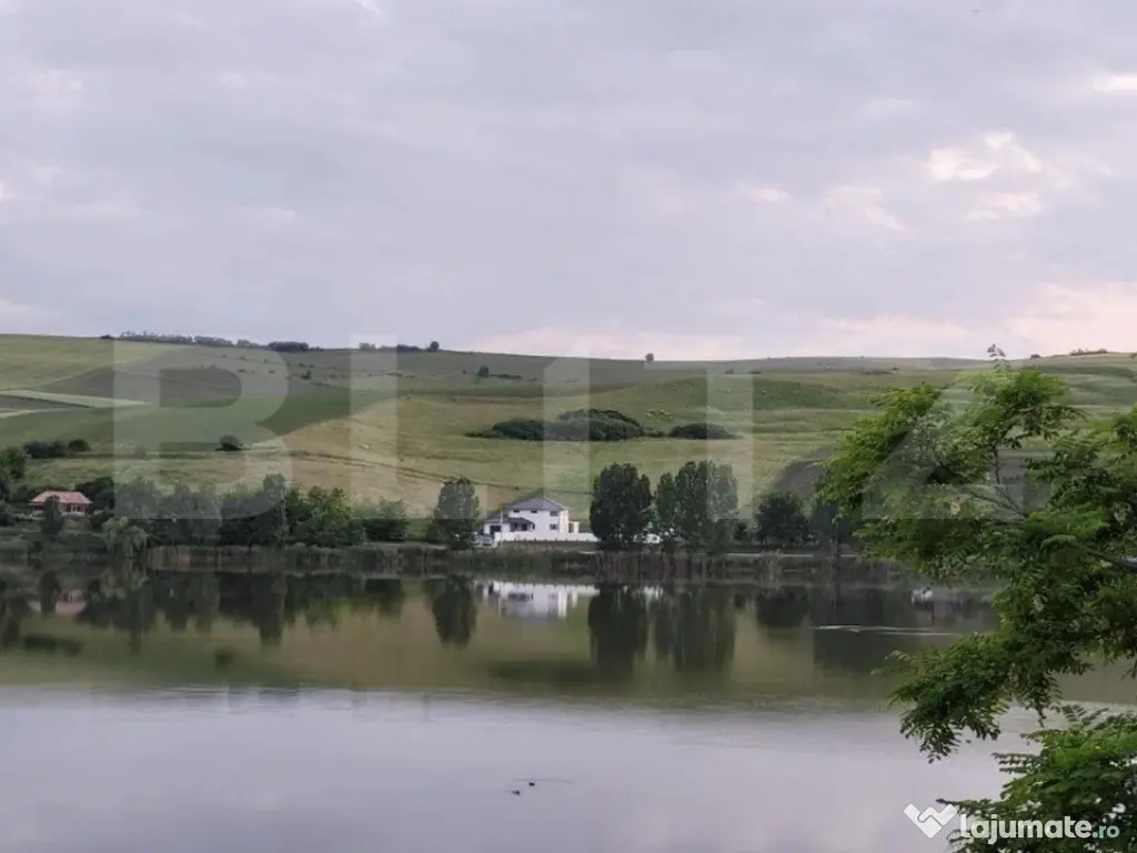 Casa de vacanta cu priveliste catre lac, 213 mp utili, 3500