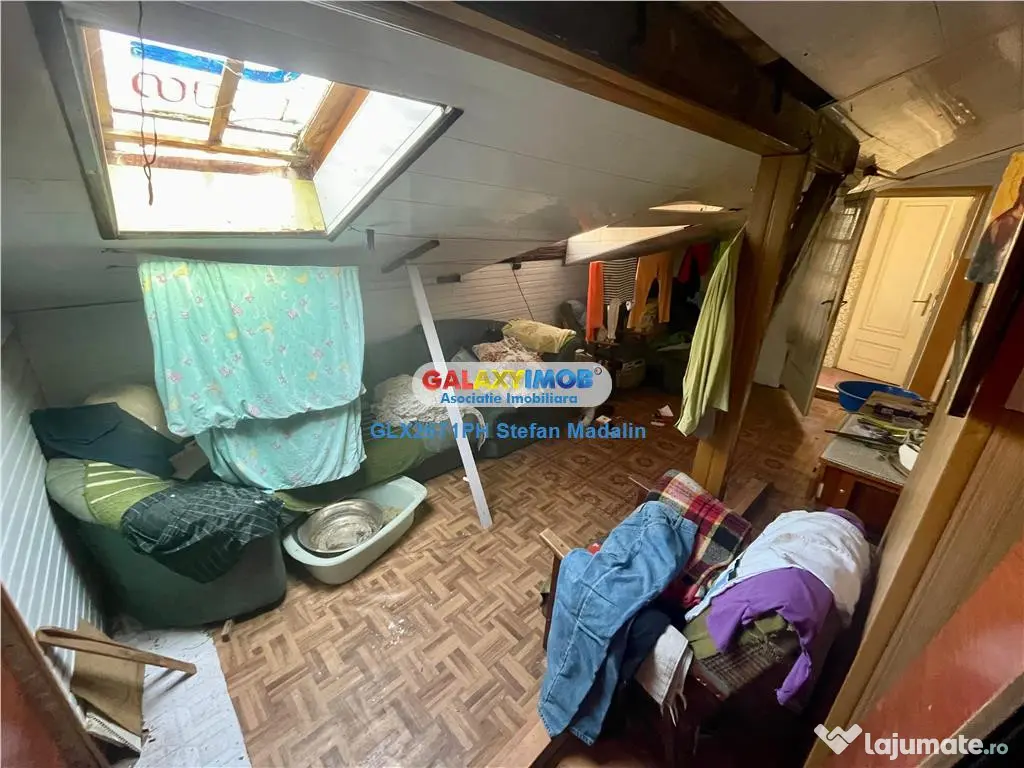 2 CORPURI DE CASA - SPATIU COMERCIAL - STRADA POSTEI, PLOIE 