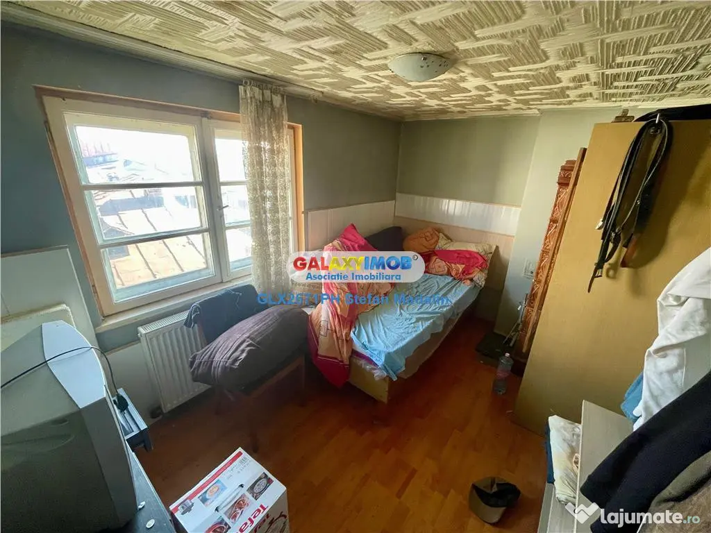 2 CORPURI DE CASA - SPATIU COMERCIAL - STRADA POSTEI, PLOIE 