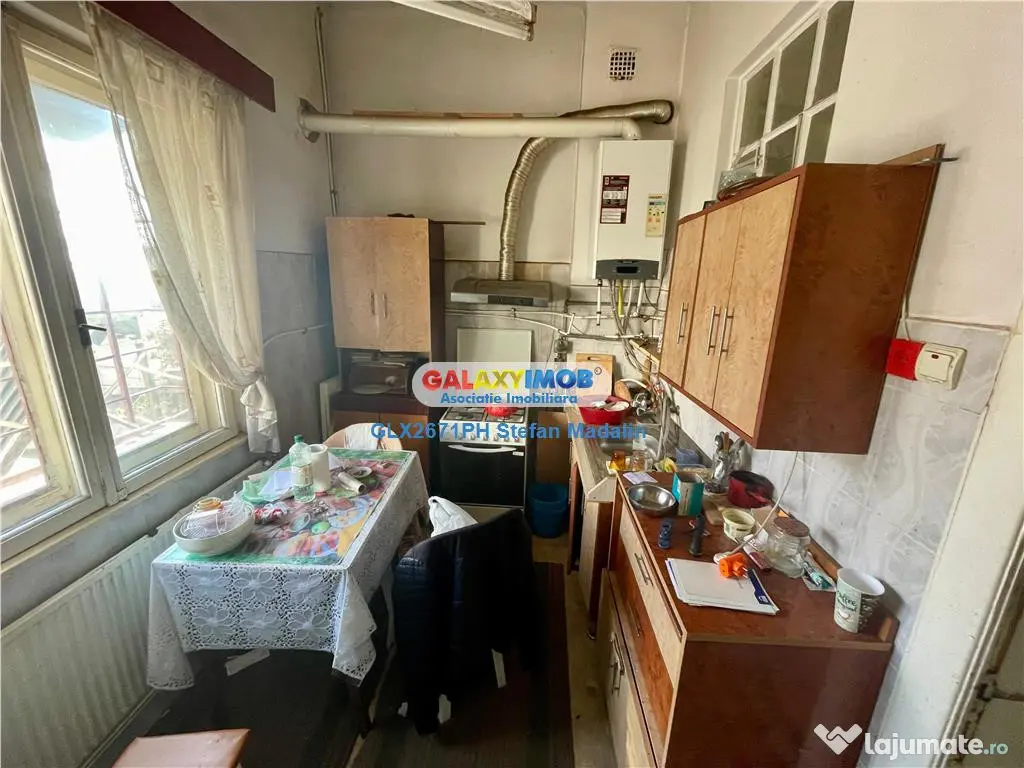 2 CORPURI DE CASA - SPATIU COMERCIAL - STRADA POSTEI, PLOIE 