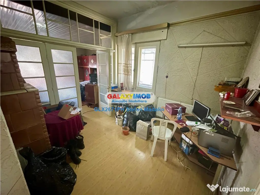 2 CORPURI DE CASA - SPATIU COMERCIAL - STRADA POSTEI, PLOIE 