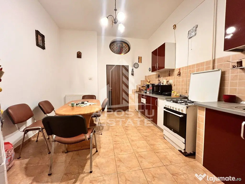 Apartament spațios 4 camere, 2 băi, parteer inalt în P... 