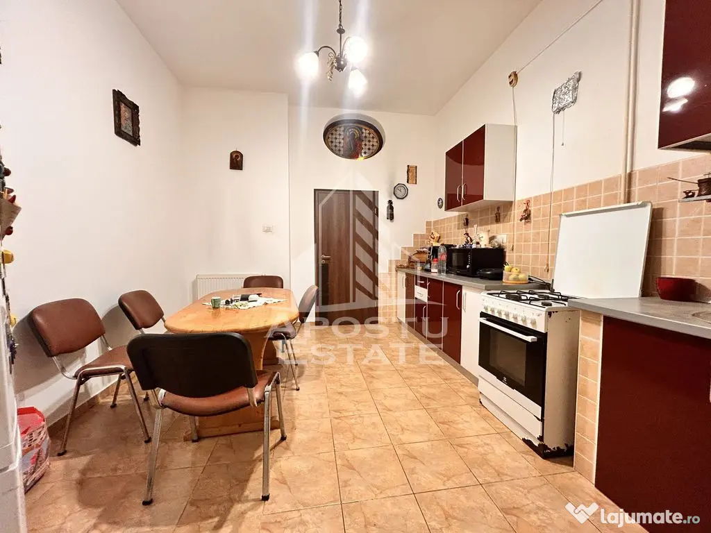 Apartament spațios 4 camere, 2 băi, parteer inalt în P... 