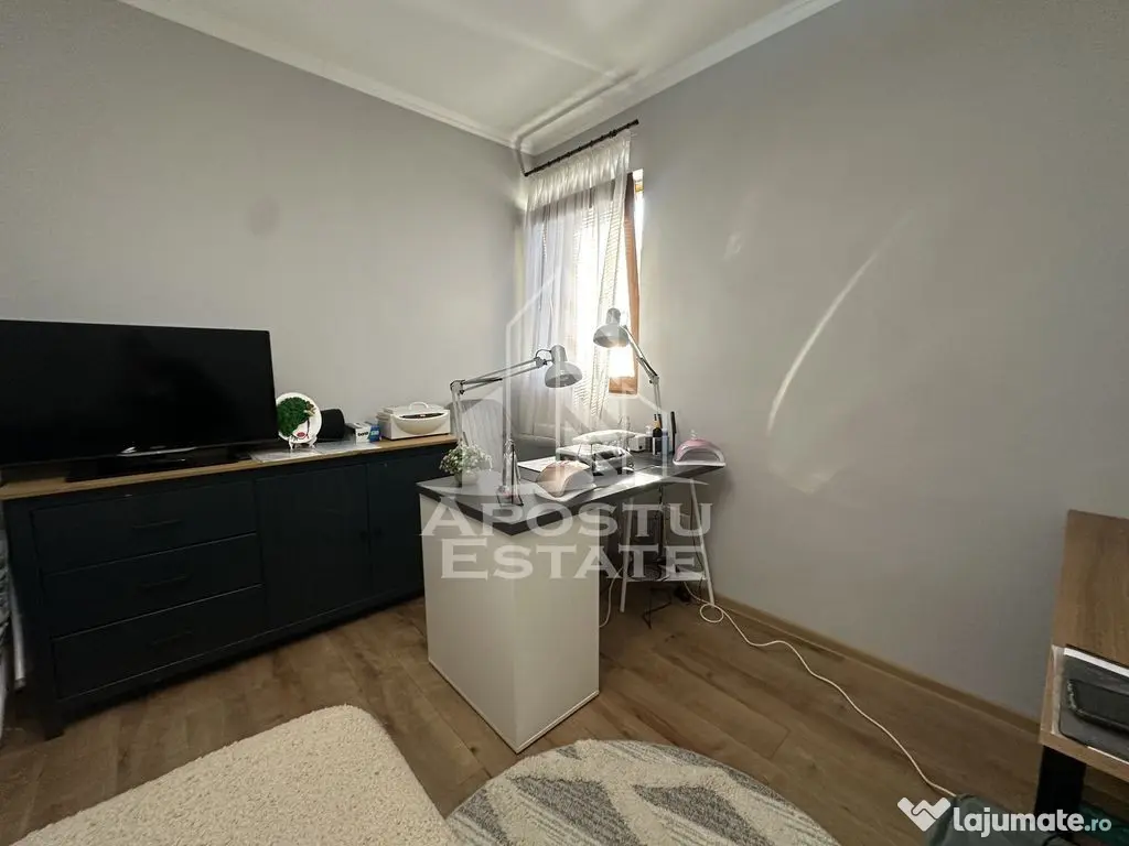 Apartament cu 3 camere și 2 băi în Giroc la asfalt. 