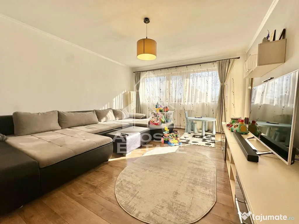 Apartament cu 3 camere și 2 băi în Giroc la asfalt. 