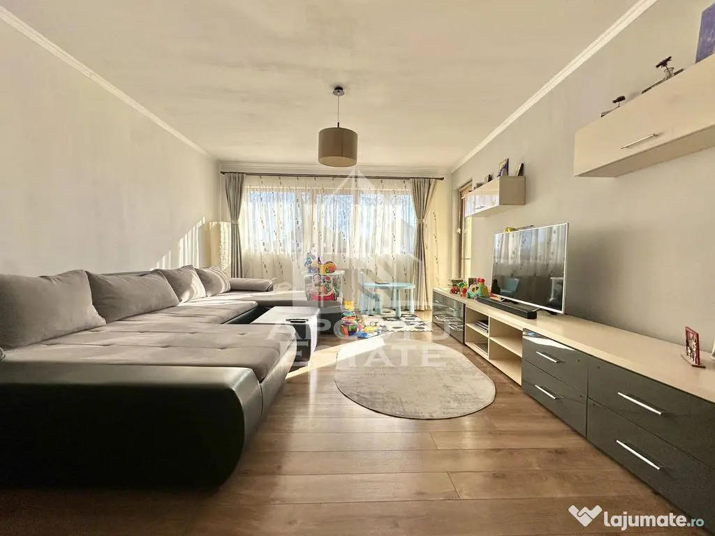 Apartament cu 3 camere și 2 băi în Giroc la asfalt. 