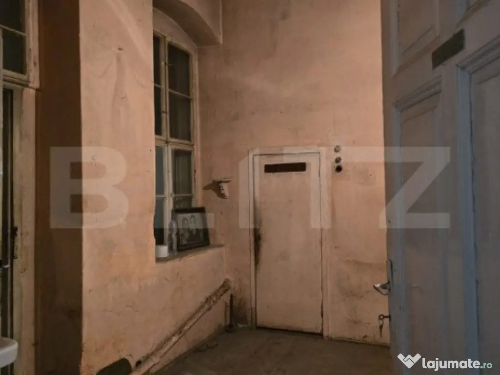 Casa de vanzare, 6 camere, 137 mp, teren 579 mp, zona semice