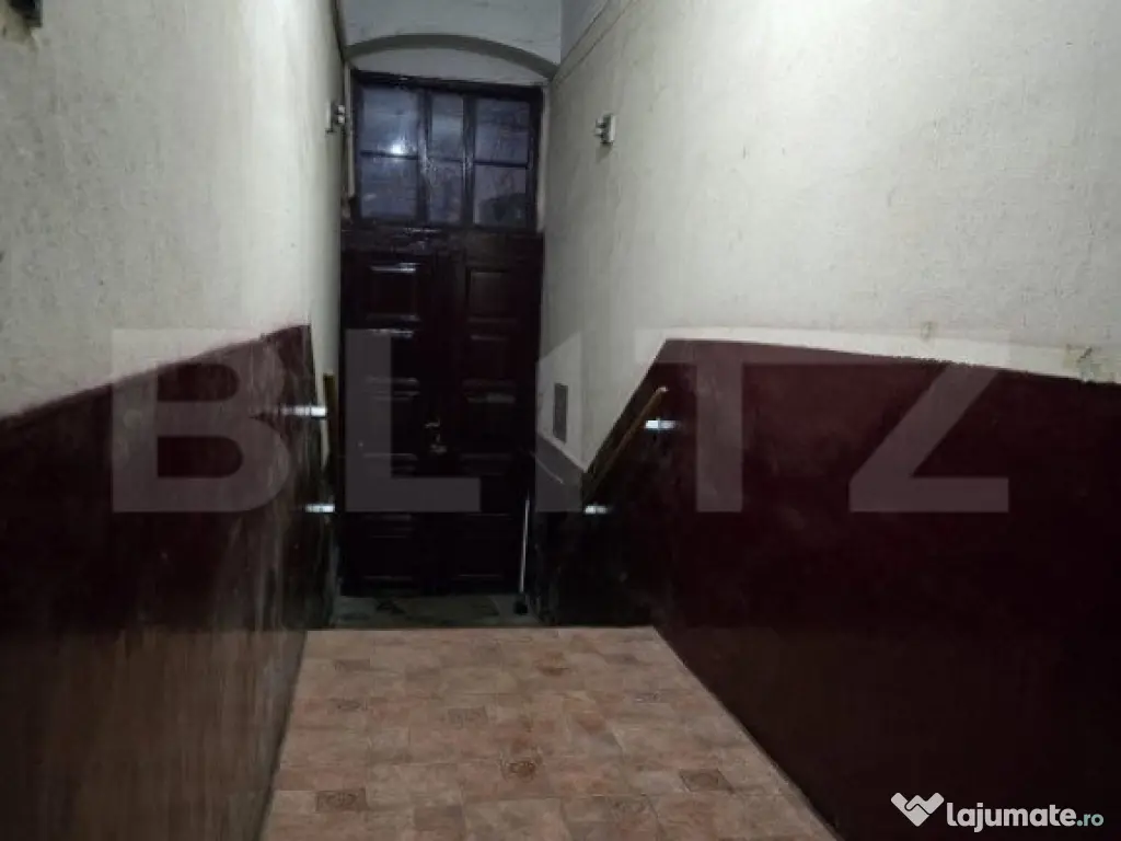 Casa de vanzare, 6 camere, 137 mp, teren 579 mp, zona semice