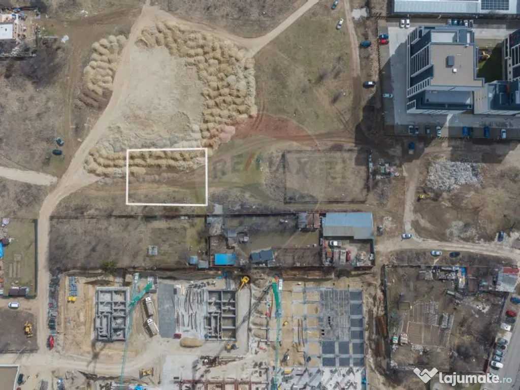 Teren intravilan de vânzare în Noua, str. Nucului – I...