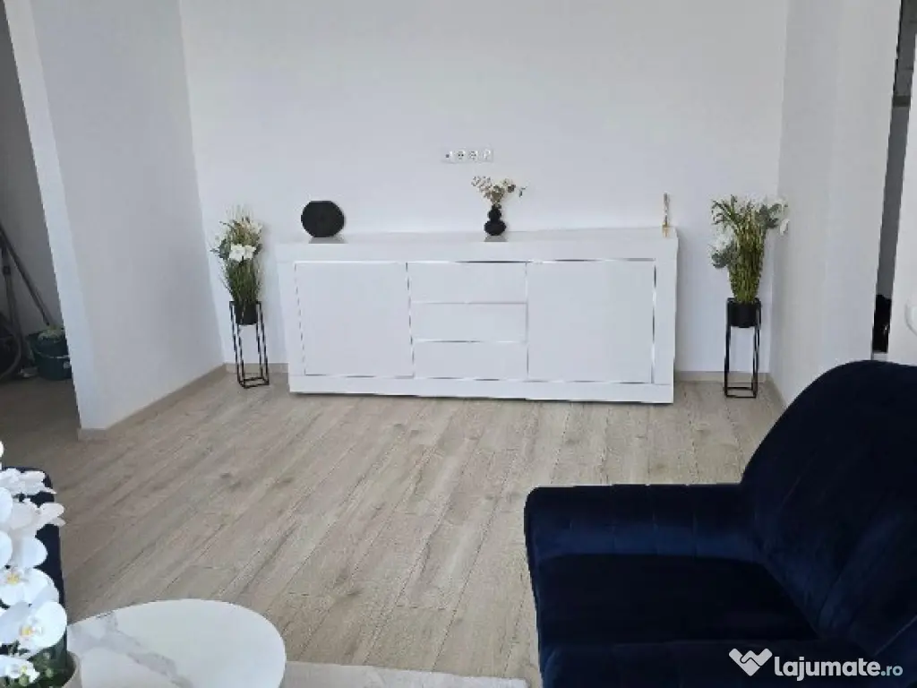 Ap tip U, Pta Magnoliei, et 9, lux , mobilat , acoperis , panorama