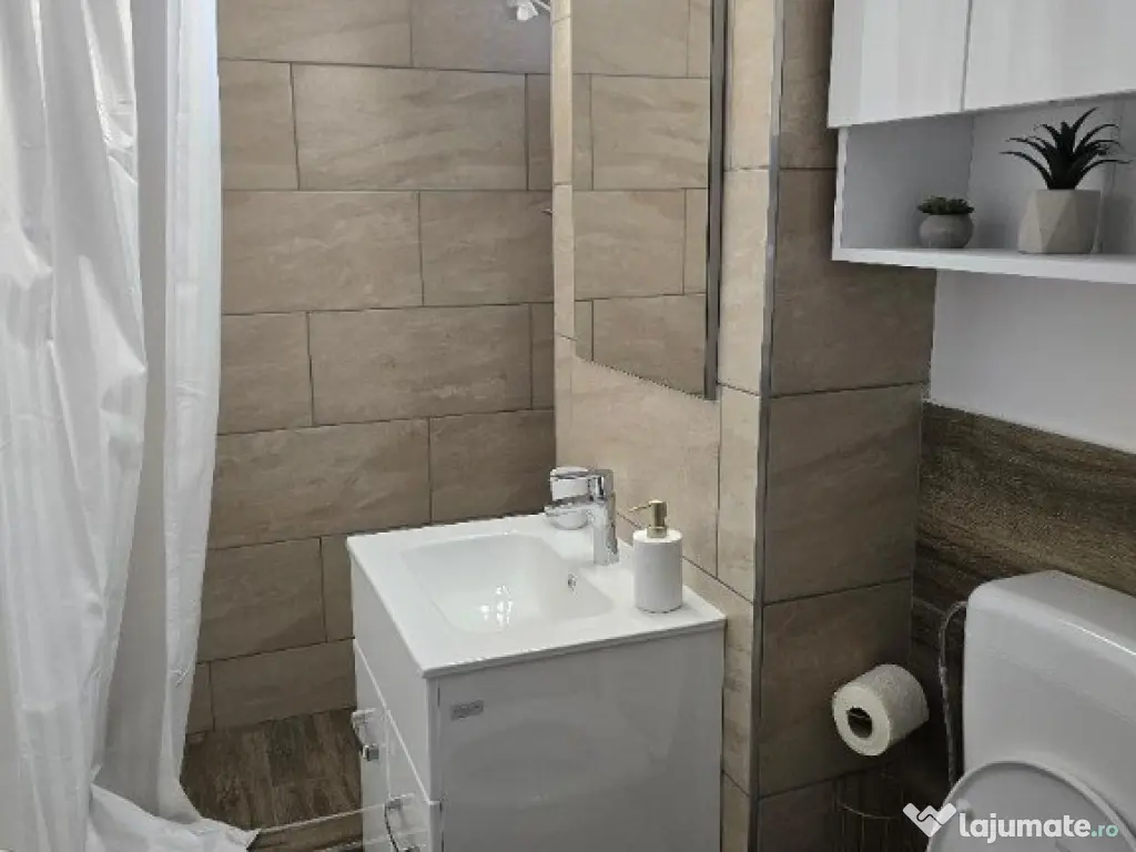 Ap tip U, Pta Magnoliei, et 9, lux , mobilat , acoperis , panorama