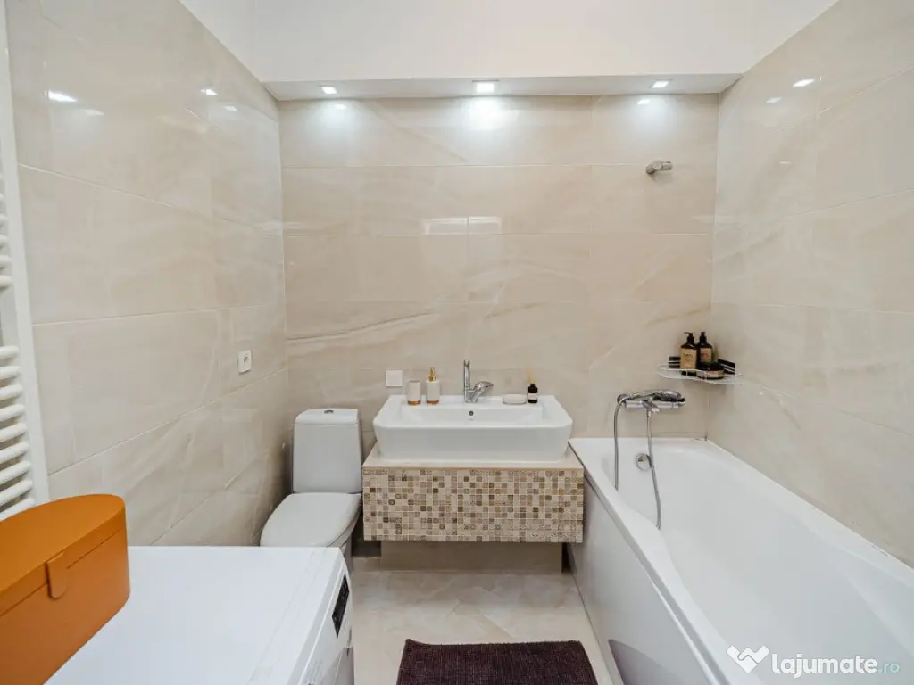 Apartament cu 3 camere de vanzare 