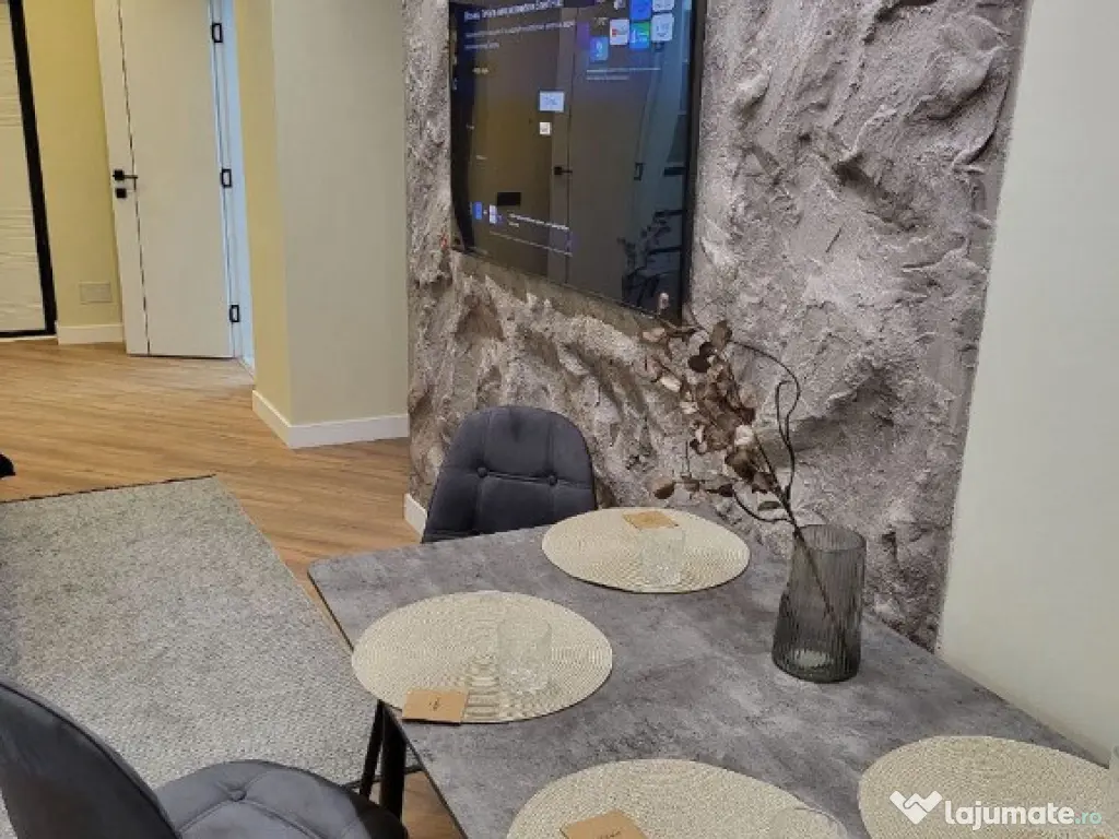 Va propunem spre inchiriere un apartament situat in zona Carierei