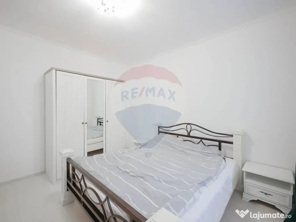 Casǎ cu piscinǎ și garaj de vânzare în Sânmartin, B... 