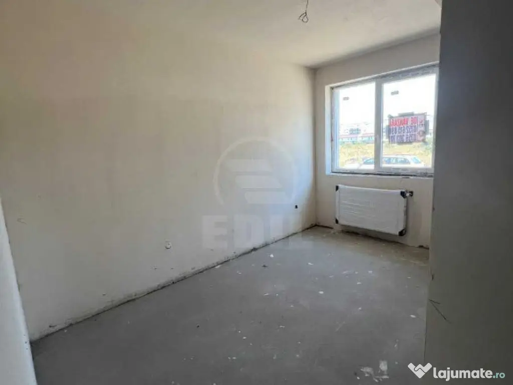 APARTAMENT SEMIDECOMANDAT