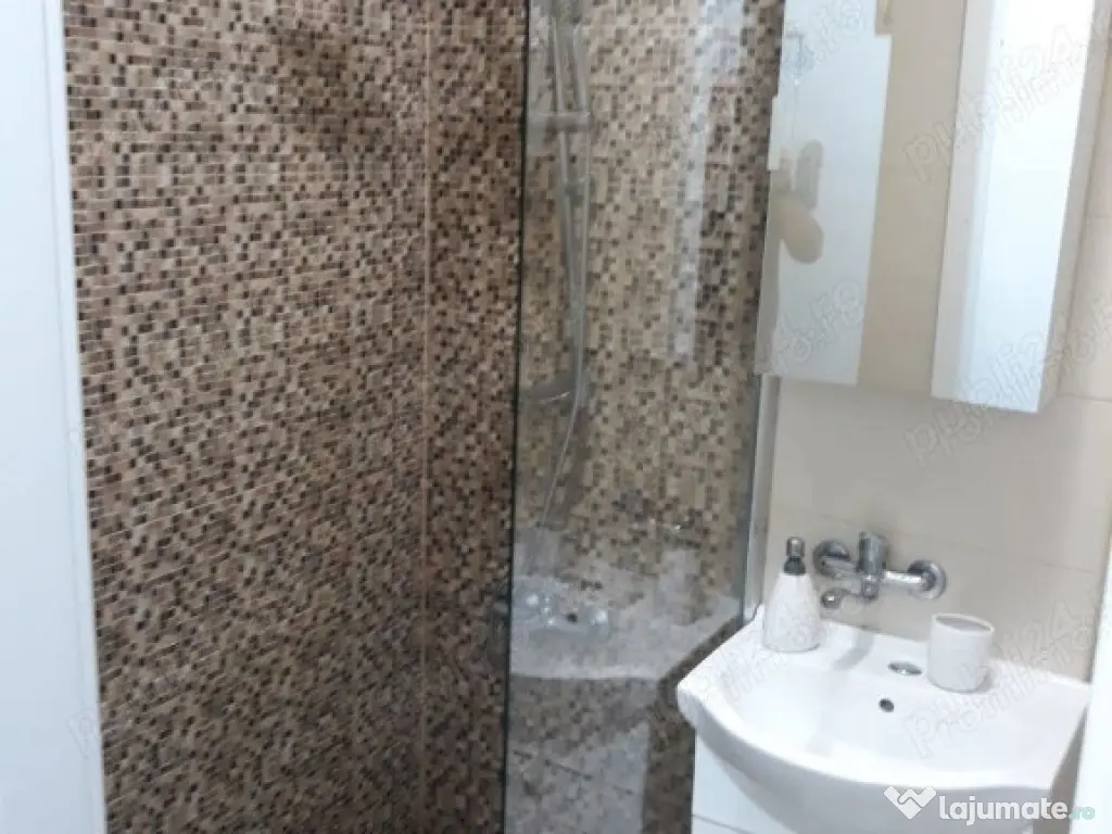 Se inchiriaza apartament in zona Racadau 