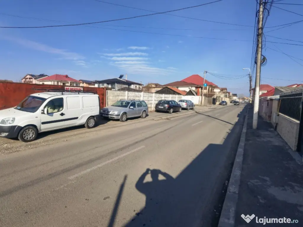Teren 800 mp toate utilitatile langa teren Strada Comarnic