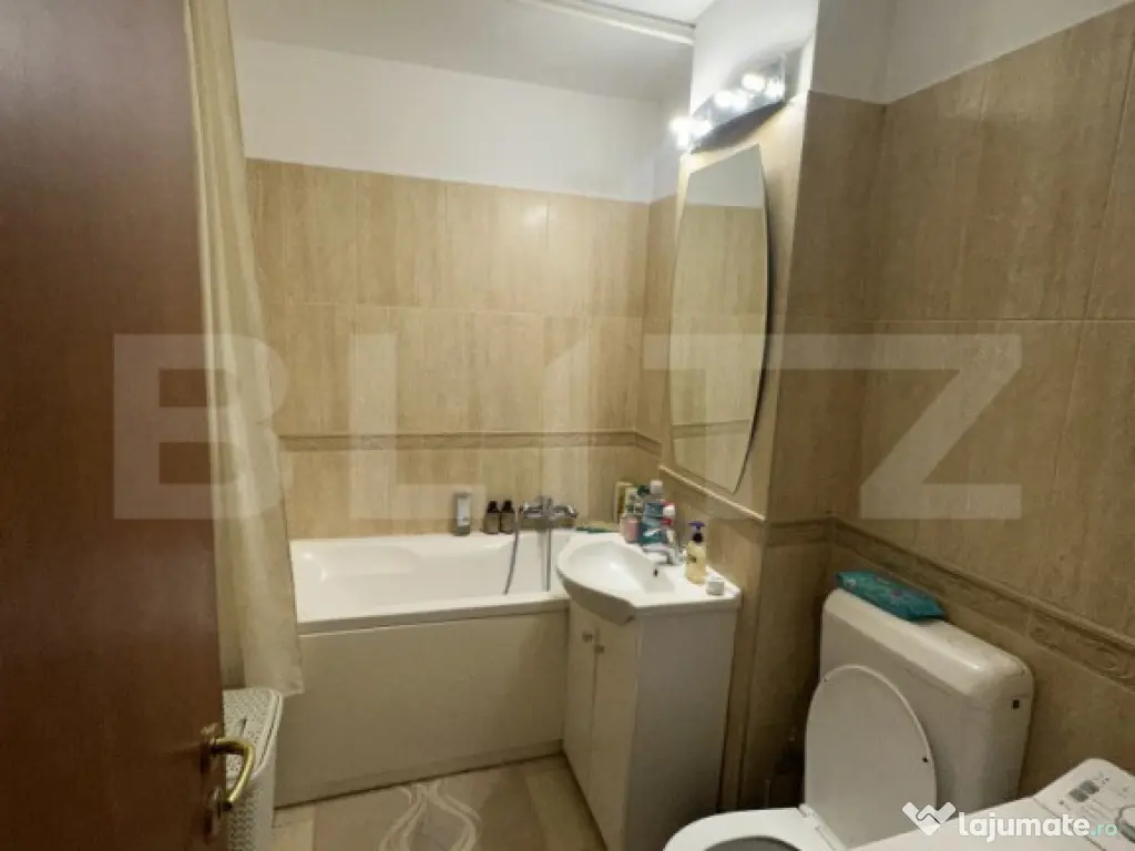 Apartament cu 3 camere, 67 mp, zona Micro 17