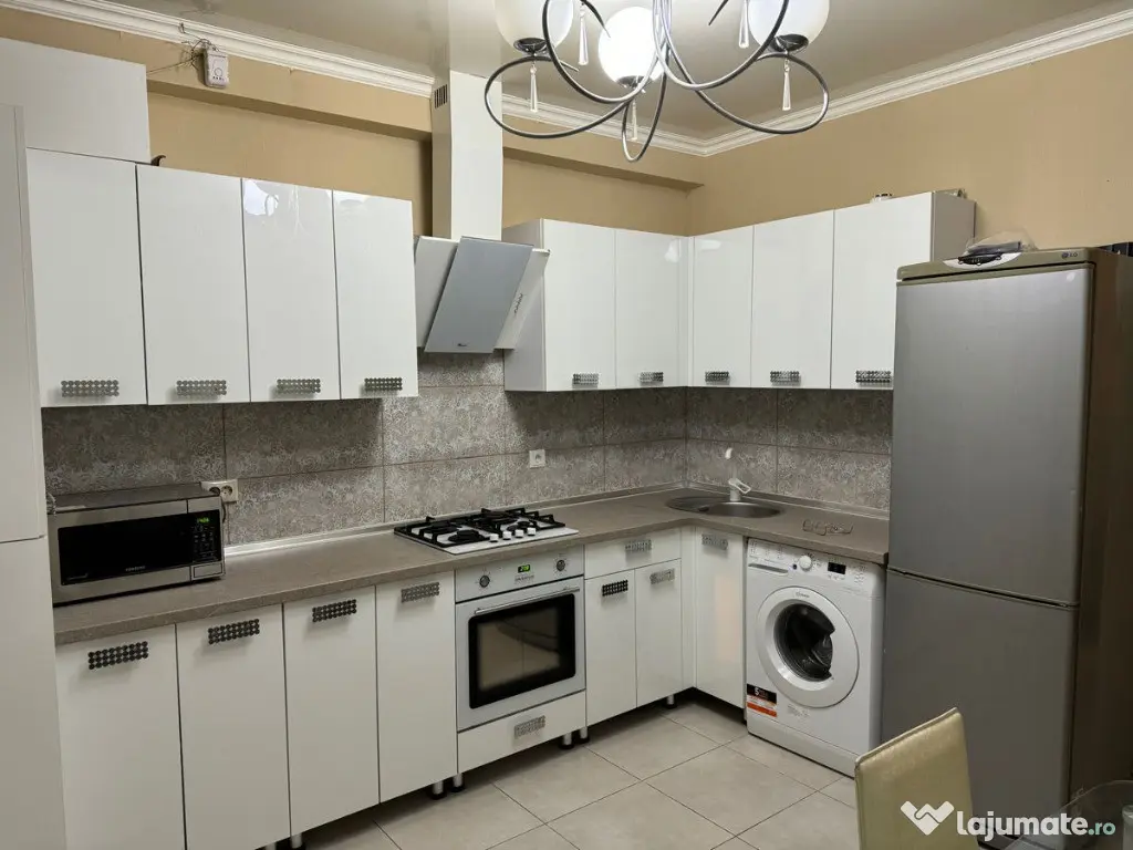 Tractorul-Garsoniera de inchiriat