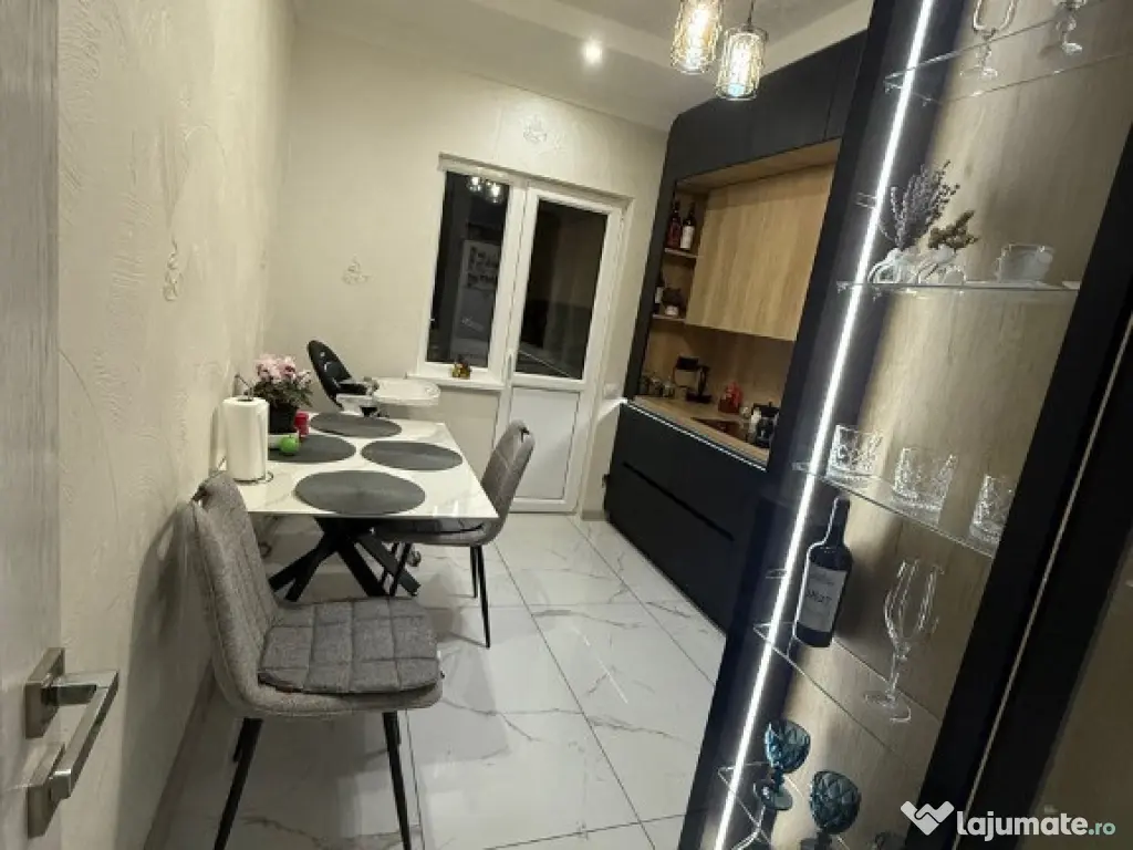 Vanzare garsoniera in zona Florilor 